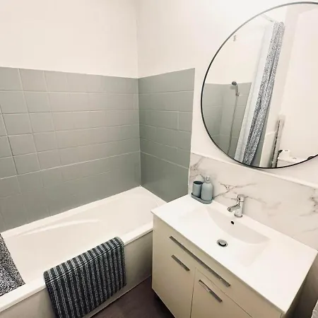 Nouveau! Moderne Avec Wifi, Tv, Proche Centre