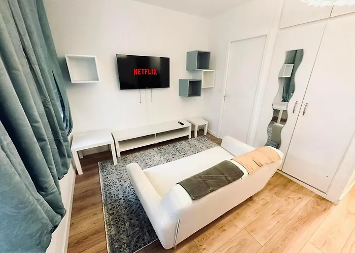 Nouveau! Moderne Avec Wifi, Tv, Proche Centre Lejlighed *